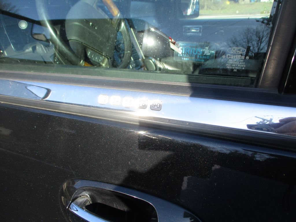 Used 2012 Lincoln Navigator 4WD image 6