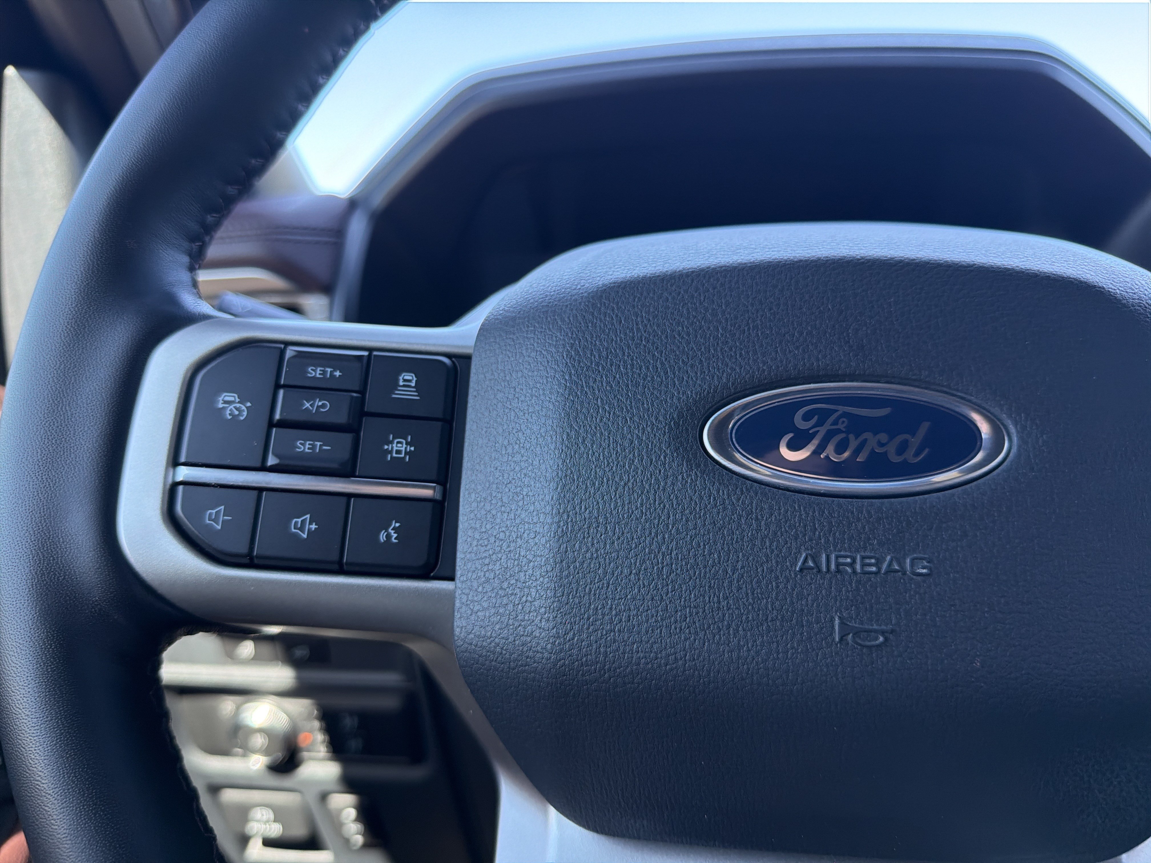 Used 2022 Ford Expedition Limited RWD image 9