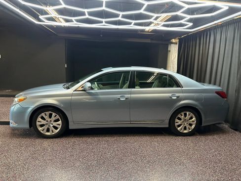 Used 2011 Toyota Avalon FWD image 4