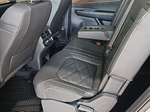 New 2026 Volkswagen Atlas SE FWD image 25
