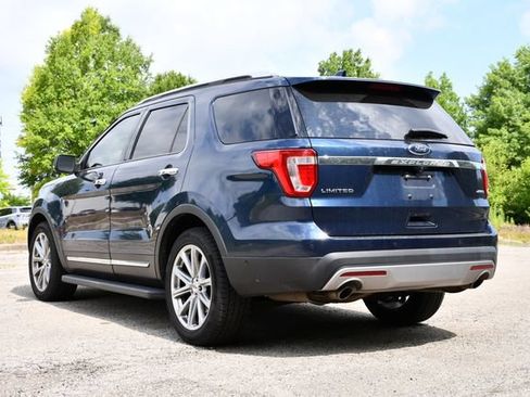 Used 2017 Ford Explorer Limited w/ Equipment Group 301A AWD/4WD image 5