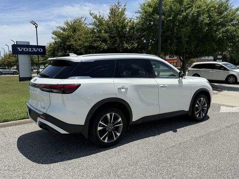Used 2023 INFINITI QX60 Luxe w/ Cargo Package AWD/4WD image 6
