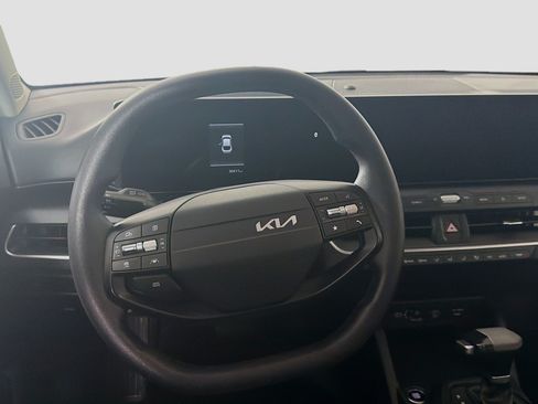 Used 2025 Kia K4 FWD image 17
