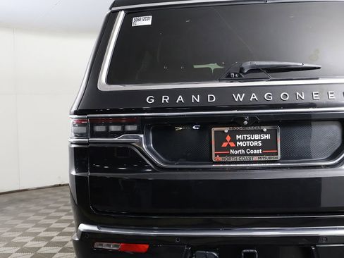Used 2023 Jeep Grand Wagoneer Series II AWD/4WD image 16