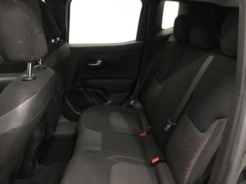 Used 2023 Jeep Renegade Latitude AWD/4WD image 29