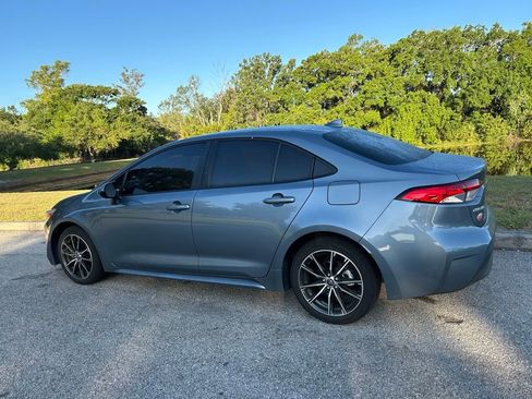 Used 2025 Toyota Corolla LE FWD image 3