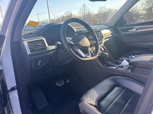 Used 2023 Volkswagen Atlas SEL Premium image 8