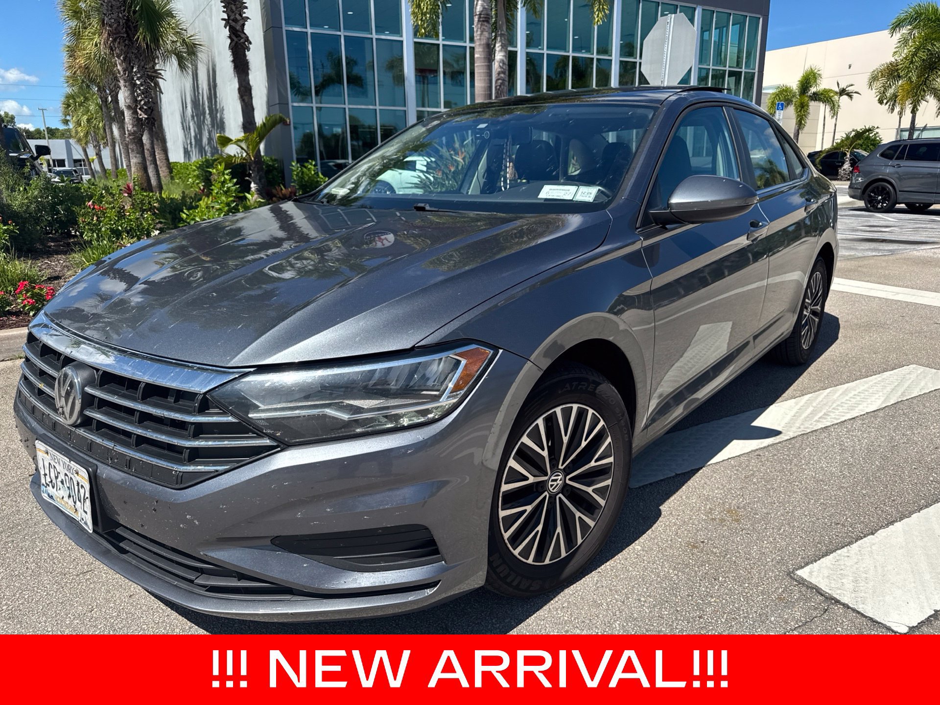 Used 2019 Volkswagen Jetta SE FWD image 1