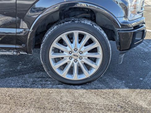 Used 2019 Ford F150 Limited image 23
