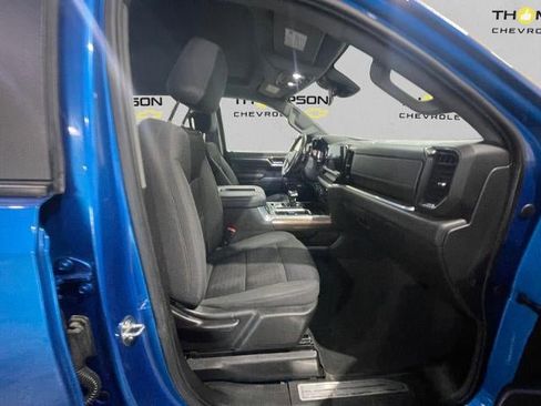 Used 2022 Chevrolet Silverado 1500 LT Trail Boss w/ Convenience Package II AWD/4WD image 15