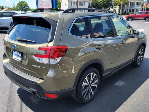 Used 2022 Subaru Forester Limited AWD/4WD image 5