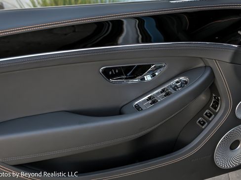 Used 2025 Bentley Continental GT image 20