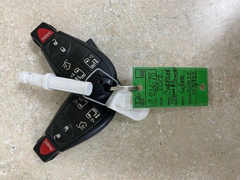 Used 2012 Chrysler Town & Country Touring image 28