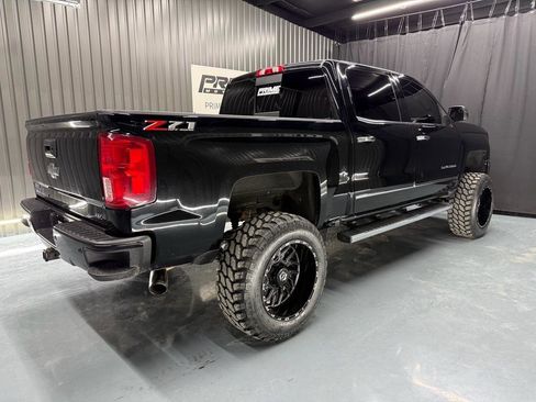 Used 2018 Chevrolet Silverado 1500 LTZ Z71 w/ LTZ Plus Package AWD/4WD image 3