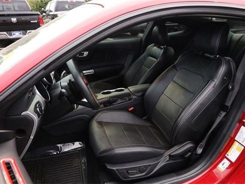 Used 2020 Ford Mustang GT Premium image 8