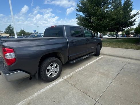 Used 2017 Toyota Tundra SR5 w/ SR5 Upgrade Package AWD/4WD image 7