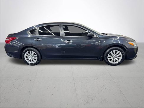 Used 2018 Nissan Altima 2.5 S w/ S Convenience Package FWD image 8