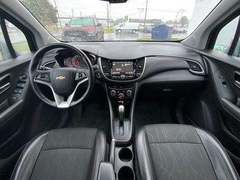 Used 2018 Chevrolet Trax LT w/ LT Convenience Package FWD image 31