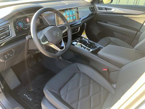 New 2026 Volkswagen Atlas Cross Sport SE FWD image 12