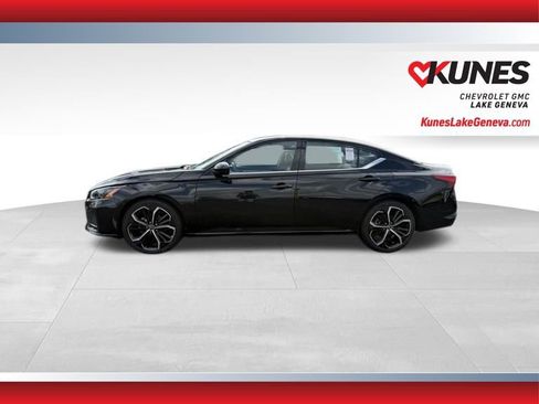 Used 2024 Nissan Altima 2.5 SR FWD image 10