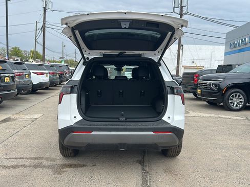 New 2026 Chevrolet Equinox LT AWD/4WD image 11
