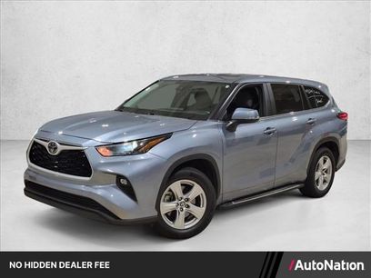 Used 2023 Toyota Highlander LE
