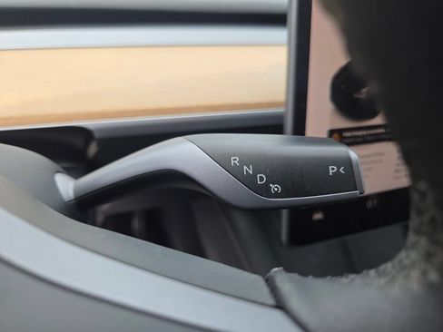Used 2023 Tesla Model Y Long Range AWD/4WD image 31