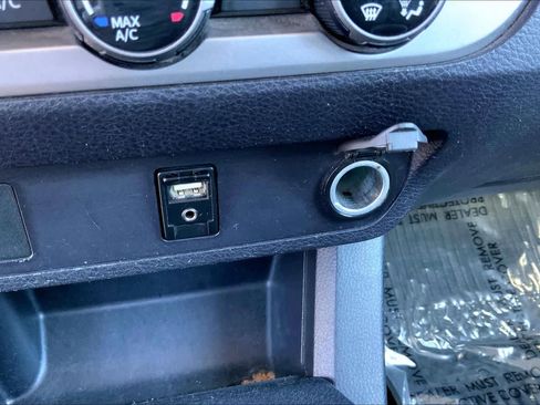 Used 2017 Toyota Tacoma SR5 image 32