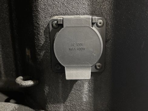 Used 2023 GMC Sierra 1500 AT4 w/ Technology Package image 17