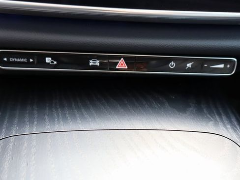 Used 2025 Mercedes-Benz E 350 4MATIC Sedan image 36