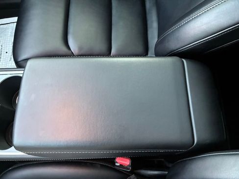 Used 2021 Tesla Model Y Long Range image 35