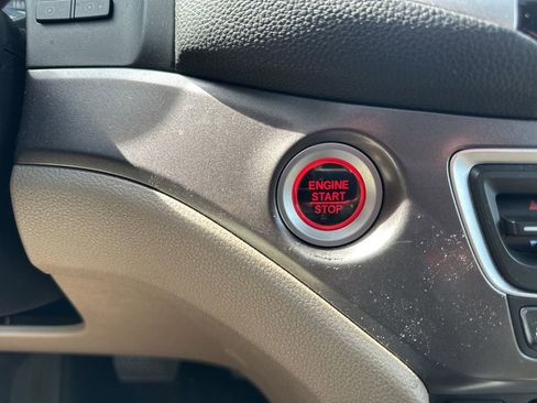 Used 2017 Honda Pilot EX-L image 25