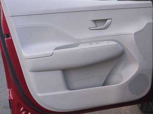 Used 2025 Hyundai Kona SEL FWD image 15