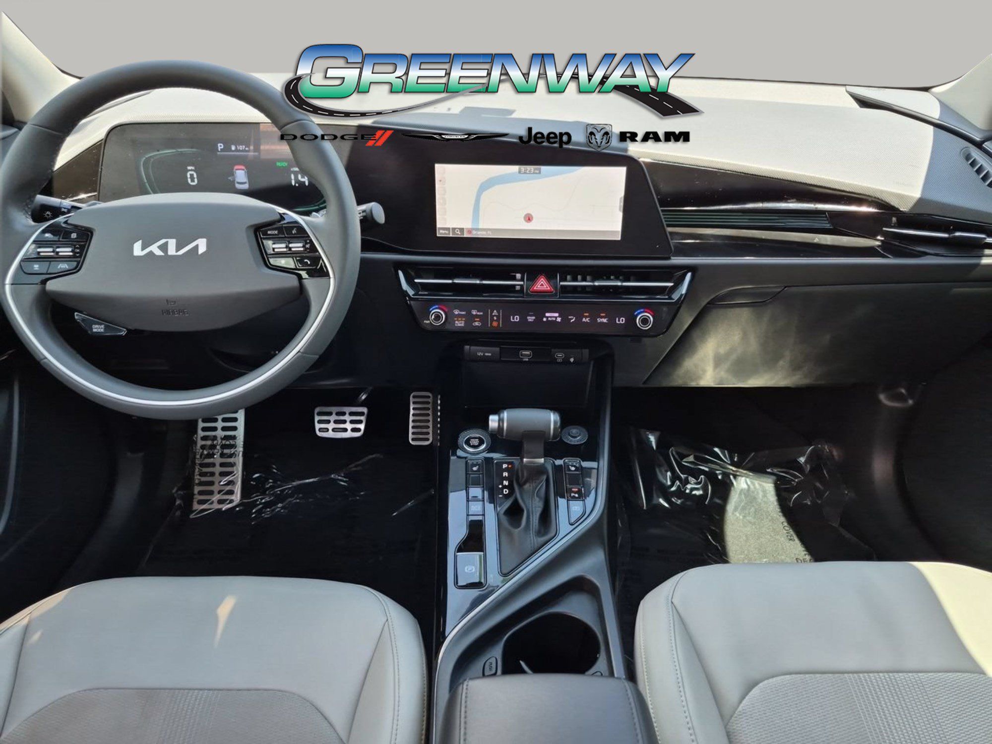 Used 2023 Kia Niro EX Touring FWD image 12
