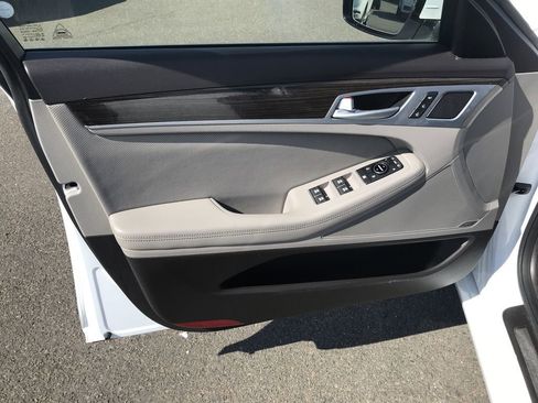 Used 2017 Genesis G80 3.8 w/ Option Group 02 AWD/4WD image 10