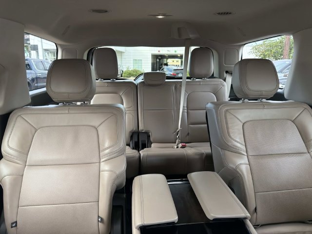 Used 2024 Lincoln Navigator Reserve AWD/4WD image 12