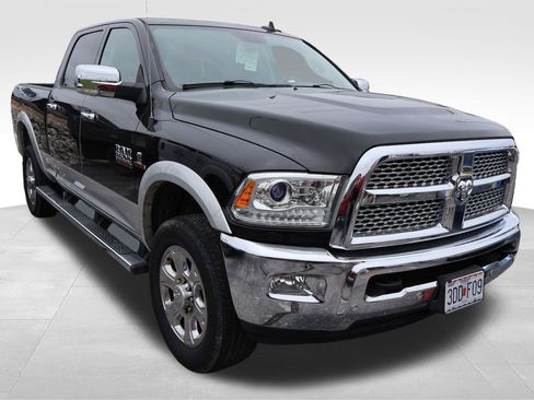 Used 2016 RAM 2500 Laramie AWD/4WD image 9