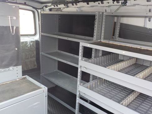 Used 2016 Chevrolet Express 2500 RWD image 21