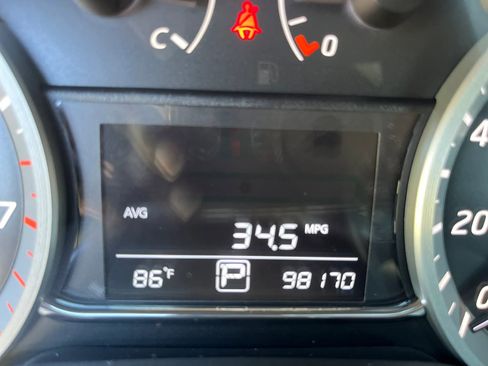 Used 2015 Nissan Sentra SR FWD image 12