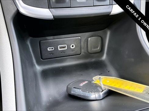 Used 2024 GMC Terrain SLE image 15