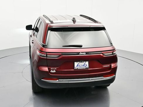 Used 2024 Jeep Grand Cherokee Laredo image 38