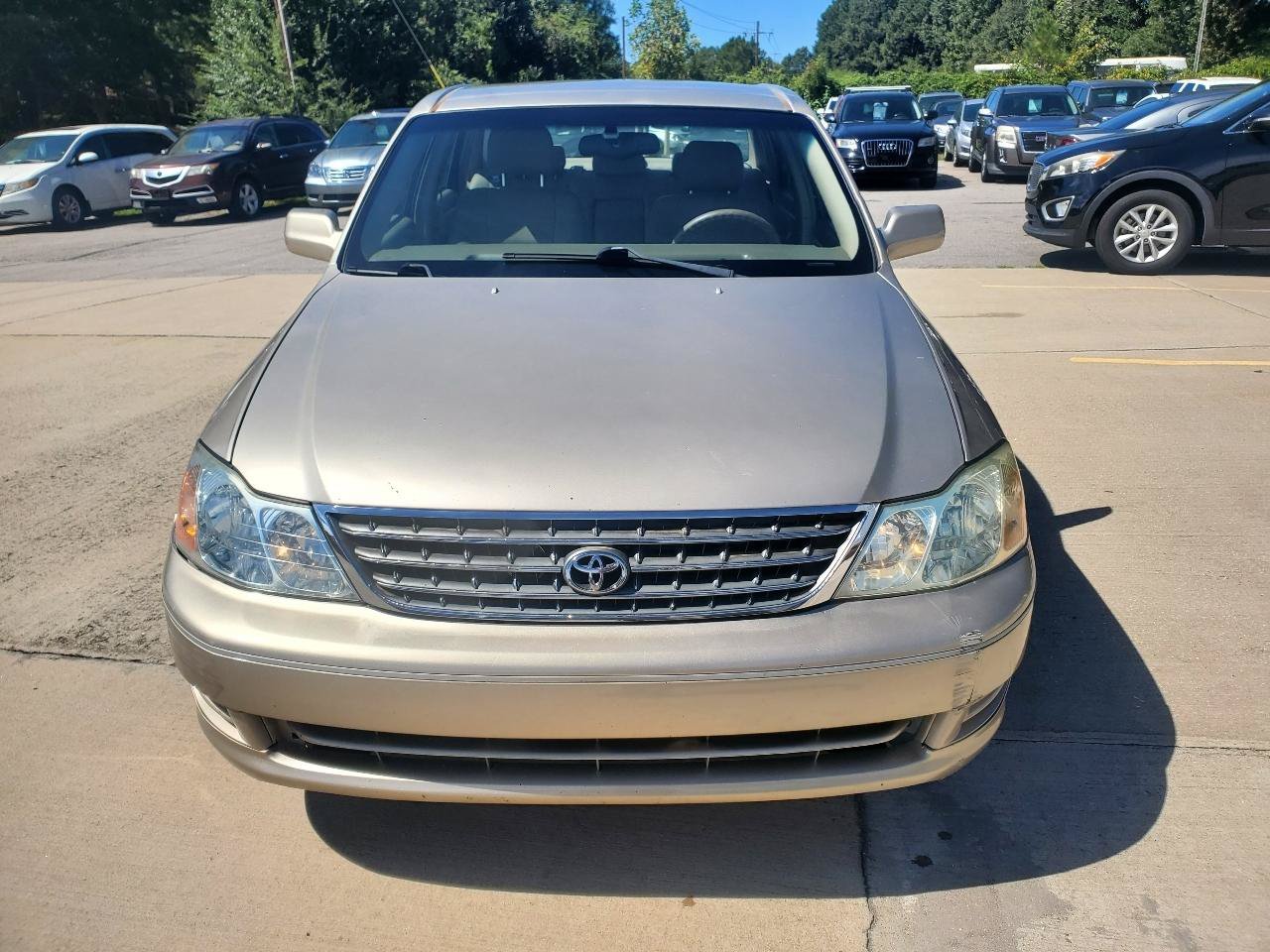 Used 2003 Toyota Avalon XL w/ Luxury Pkg FWD image 2