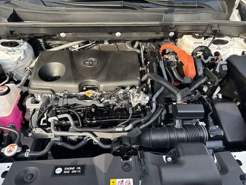 Used 2025 Toyota RAV4 XLE image 33