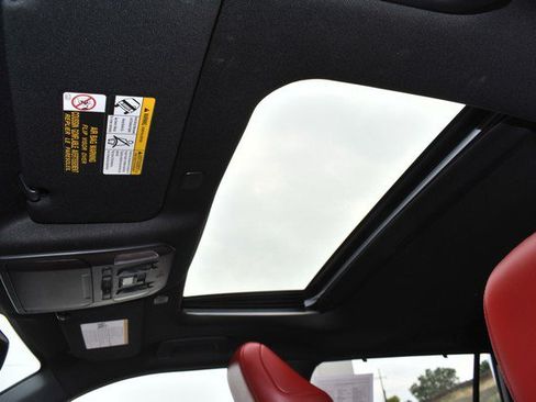 Used 2023 Toyota Highlander XSE AWD/4WD image 19