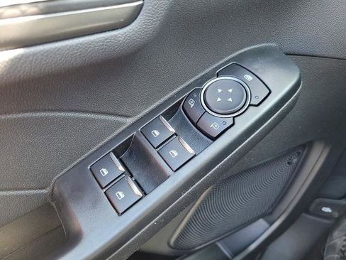 New 2025 Ford Escape SE image 13