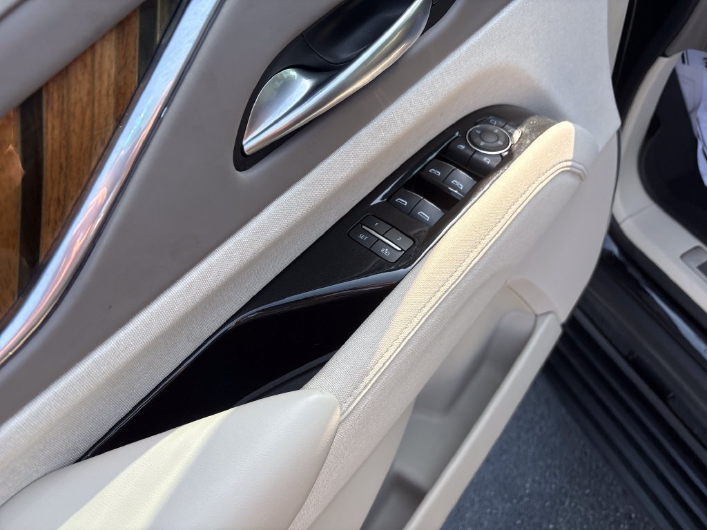 Used 2022 Cadillac Escalade Sport Platinum AWD/4WD image 11