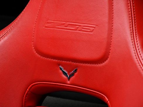 Used 2016 Chevrolet Corvette Z06 w/ 3LZ Preferred Equipment Group RWD image 6