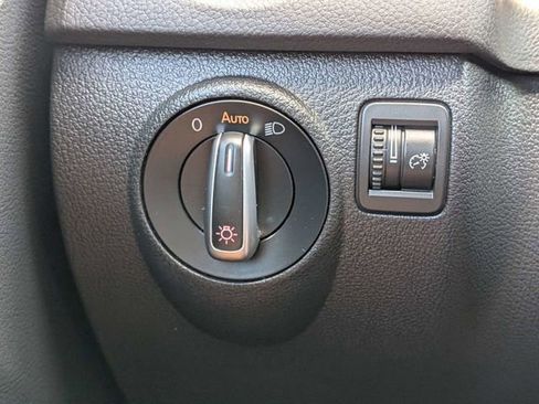 Used 2017 Volkswagen Tiguan S FWD image 25