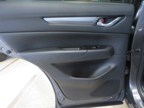 Used 2019 MAZDA CX-5 Touring image 17