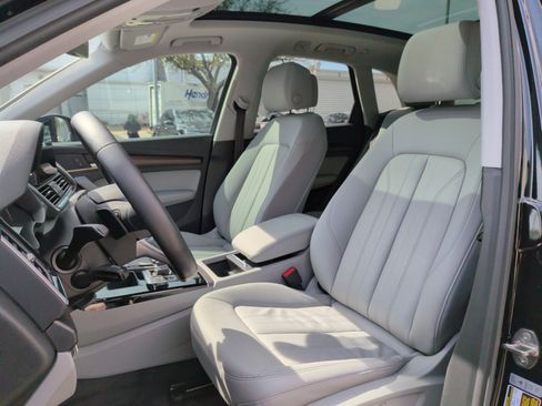 Used 2022 Audi Q5 2.0T Premium image 17